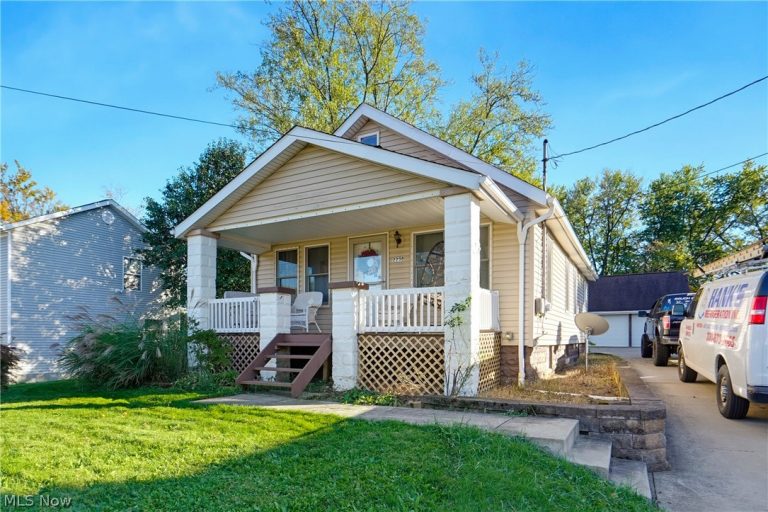 2238 Cooledge Avenue, Akron, OH - Photo 2