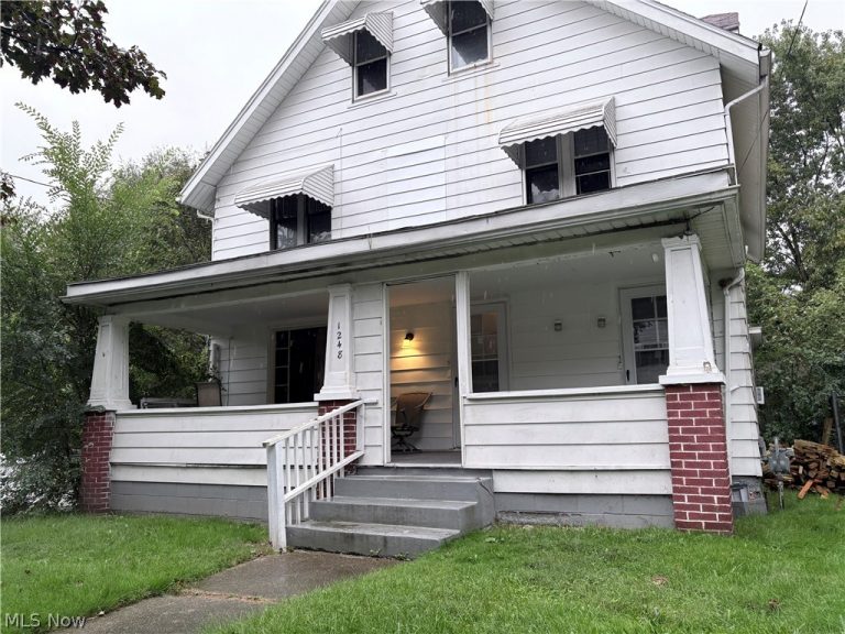 1248 Pondview Avenue, Akron, OH - Photo 2