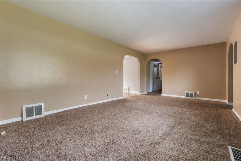 2551 Harsh Avenue, Massillon, OH - Photo 6