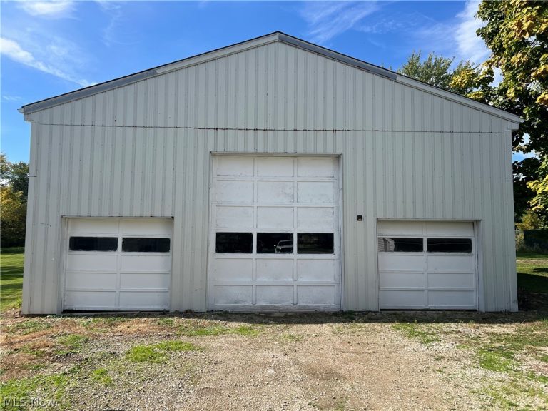 8984 Webster Road, Strongsville, OH - Photo 3