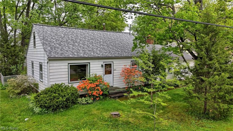 10071 Colfax Drive, Columbia Station, OH - Photo 2