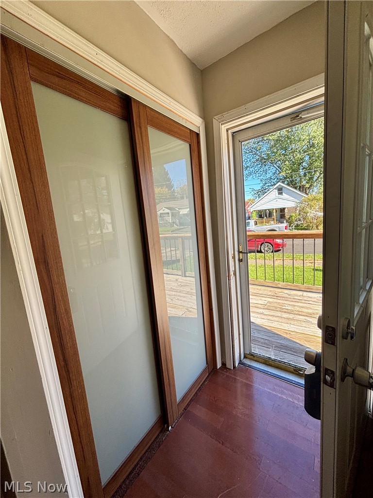 212 Ohio Avenue, Niles, OH - Photo 8
