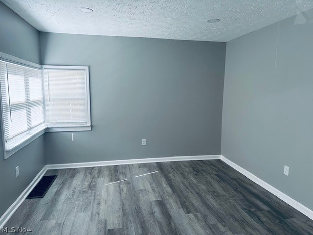 15707 Cloverside Avenue, Cleveland, OH - Photo 4