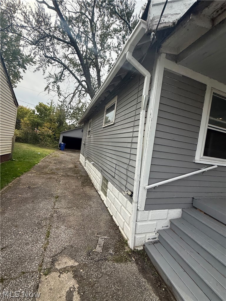14612 Kingsford Avenue, Cleveland, OH - Photo 4