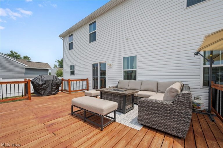 116 Zenith Court, Eastlake, OH - Photo 2