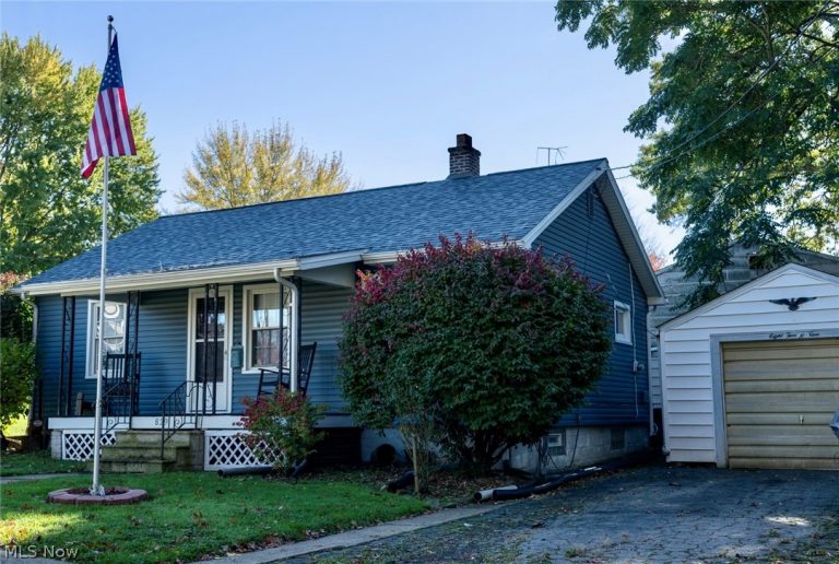 829 Lafayette Avenue, Niles, OH - Photo 2