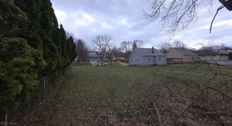 4930 81st Street, Garfield Heights, OH - Photo 3