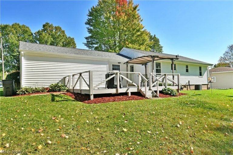 320 Montridge Drive, Canfield, OH - Photo 6