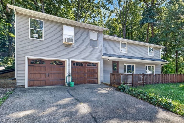 598 Randolph Road, Mogadore, OH - Photo 2