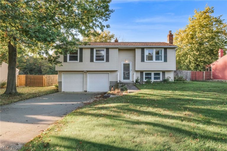 22266 Lorraine Drive, Strongsville, OH - Photo 2