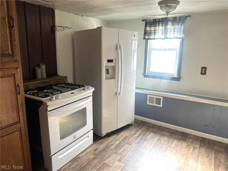 906 Neal Street, Parkersburg, WV - Photo 5
