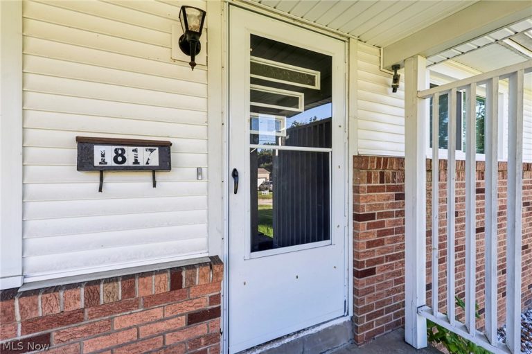 1817 Basil Avenue, Youngstown, OH - Photo 6