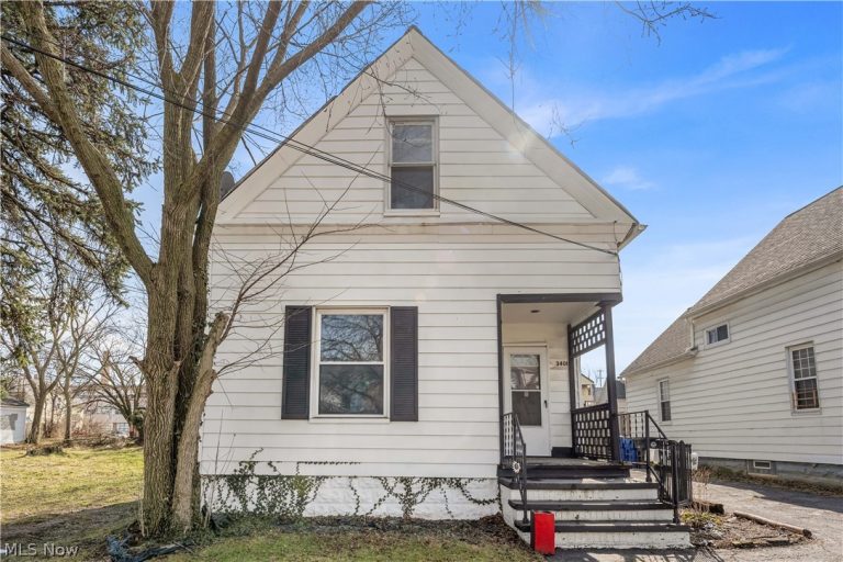 3401 Roanoke Avenue, Cleveland, OH - Photo 2