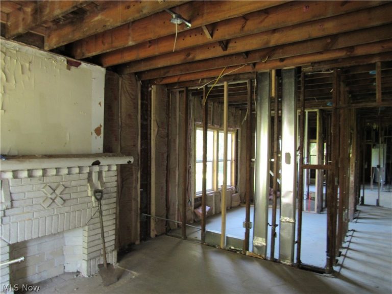 1231 124th Street, Cleveland, OH - Photo 2