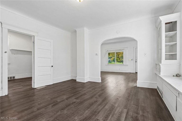 9523 Aetna Road, Cleveland, OH - Photo 6