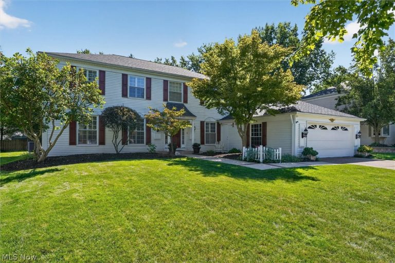 17167 Misty Lake Drive, Strongsville, OH - Photo 2