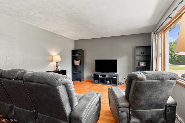1595 Kenyon Avenue, Massillon, OH - Photo 5