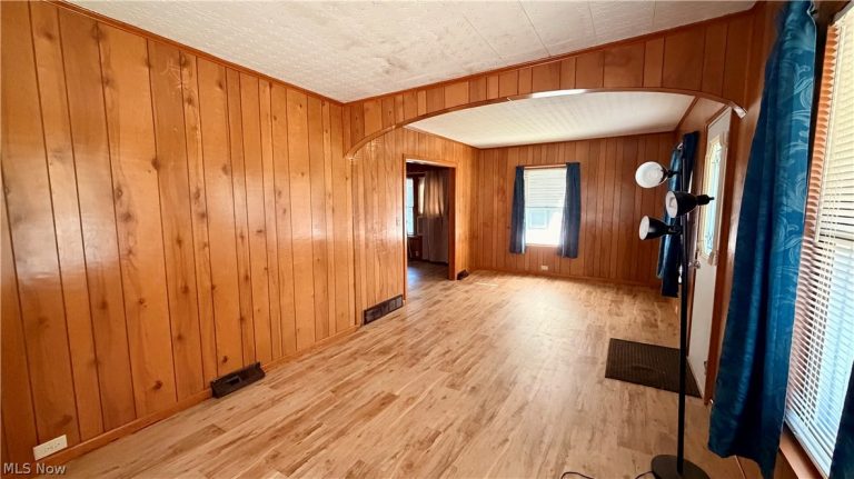 11703 Lincoln Way, Massillon, OH - Photo 8