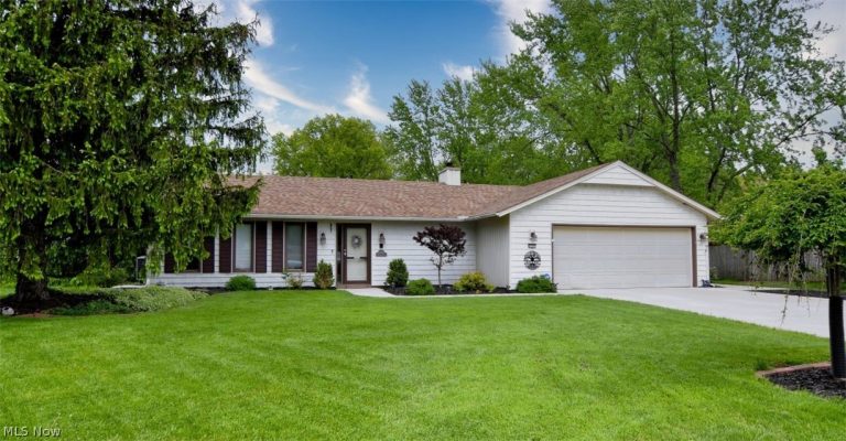 10797 Meadowgrass Road, Strongsville, OH - Photo 4
