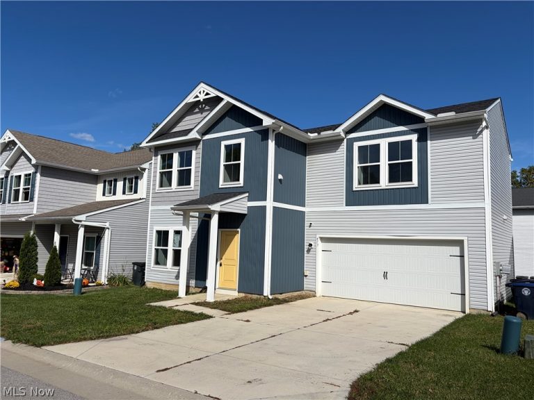 473 Auld Farm Circle, Akron, OH - Photo 2