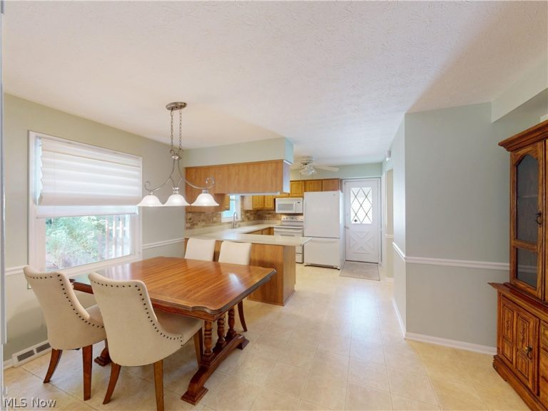 4792 Geraldine Road, Richmond Heights, OH - Photo 5