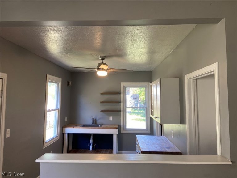 1172 Holmden Avenue, Cleveland, OH - Photo 5