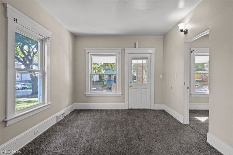 4012 Bucyrus Avenue, Cleveland, OH - Photo 5
