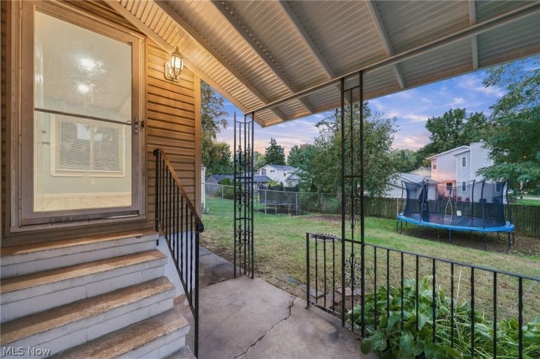 1300 Nestor Avenue, Akron, OH - Photo 3
