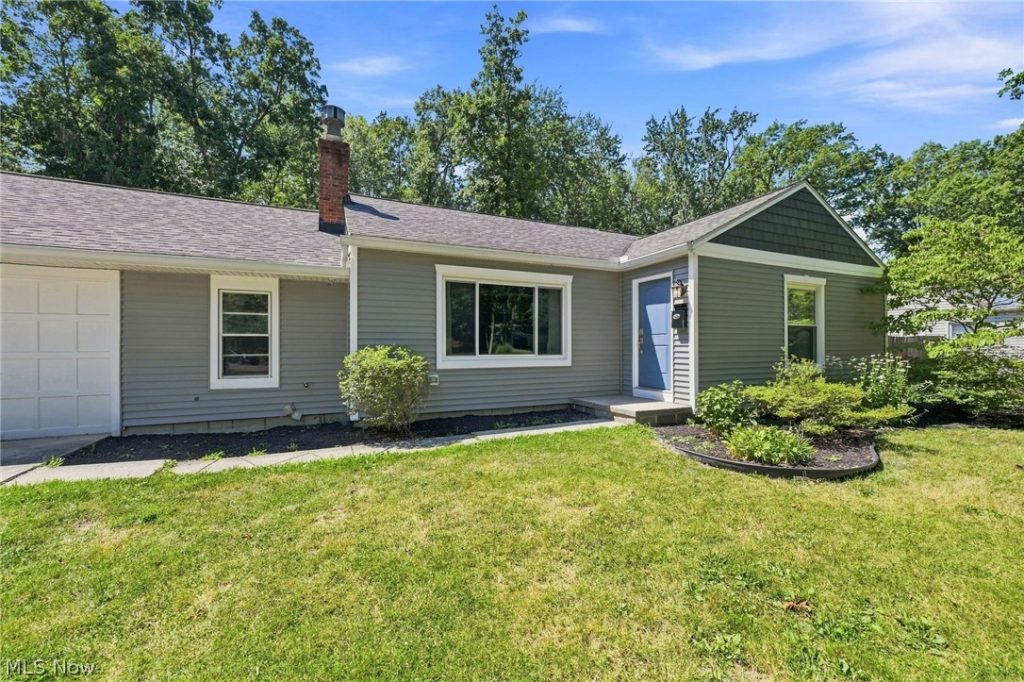 6024 Louis, North Olmsted, OH