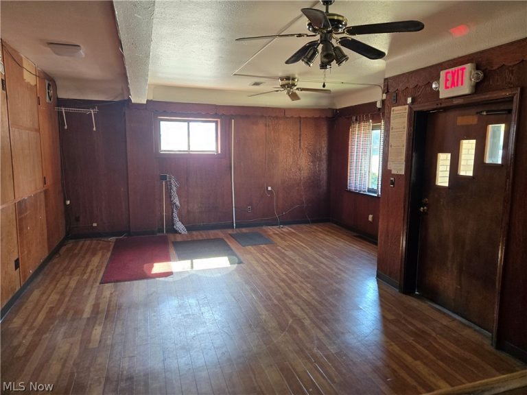 5203 Turney Road, Garfield Heights, OH - Photo 8