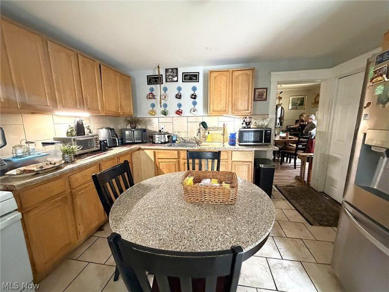 3707 Newark Avenue, Cleveland, OH - Photo 5