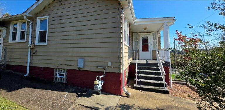 2487 Chestnut Street, Steubenville, OH - Photo 4