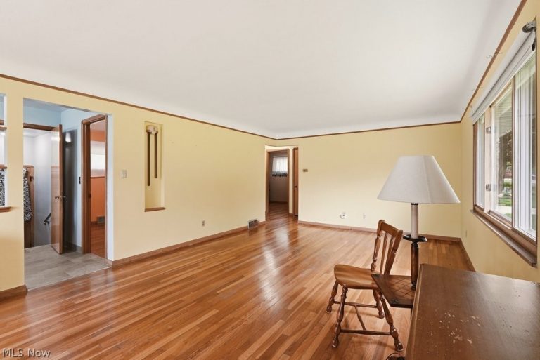 6524 Charles Road, North Olmsted, OH - Photo 4