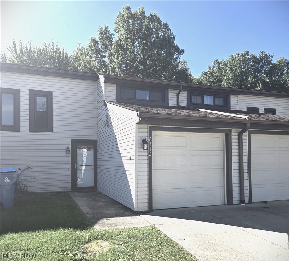 6312 Forest Park Drive, North Ridgeville, OH