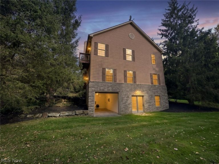 11440 Glenmora Drive, Chardon, OH - Photo 4