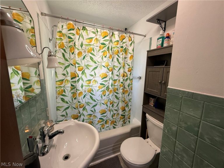 3195 Martha Drive, Geneva, OH - Photo 3