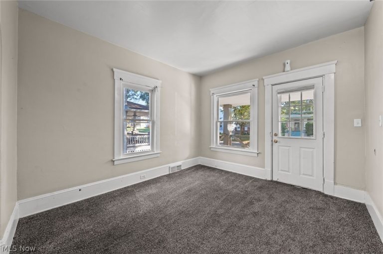 4012 Bucyrus Avenue, Cleveland, OH - Photo 6