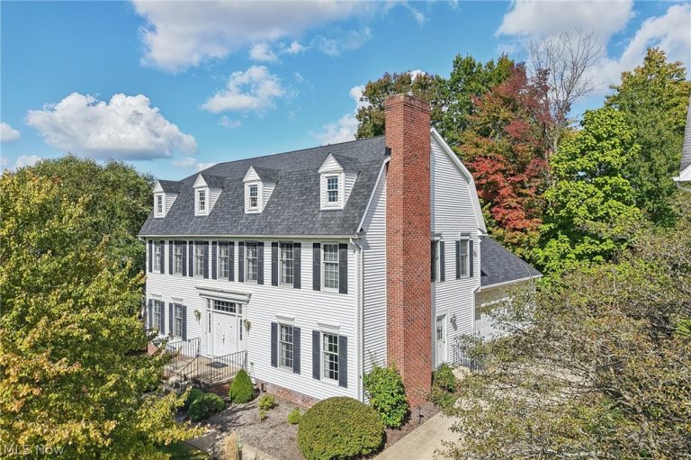 107 Blackberry Drive, Hudson, OH - Photo 2