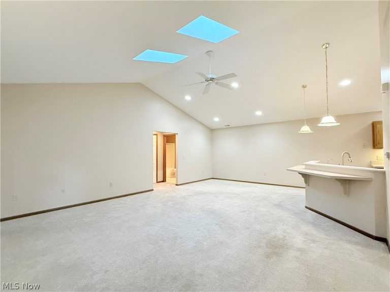 1460 Laurenbrook Lane, Massillon, OH - Photo 4