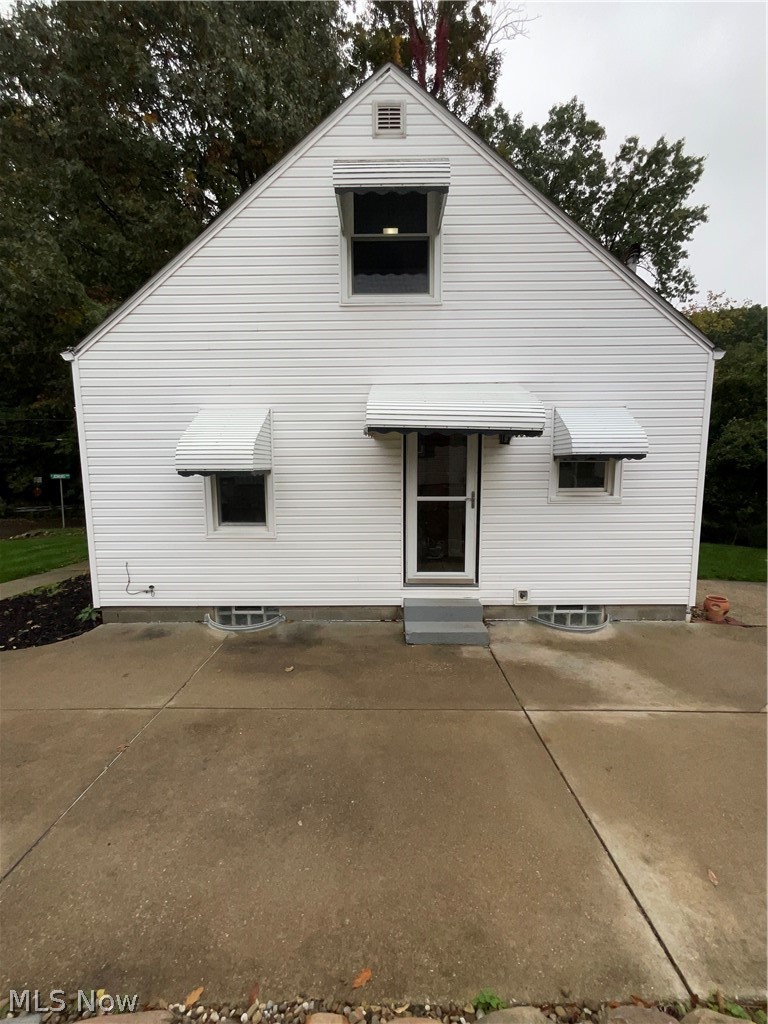 686 Prentiss Avenue, Akron, OH - Photo 2