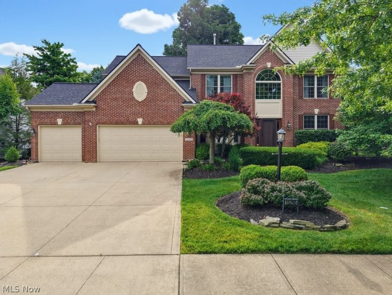 15295 Old Oak Drive, Strongsville, OH - Photo 2