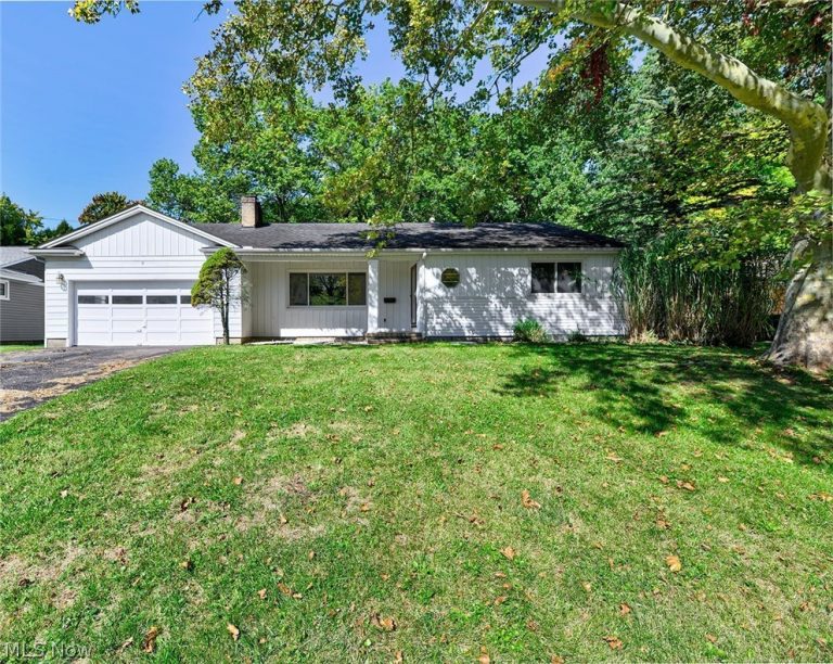 1867 Thornhill Drive, Akron, OH, 44313