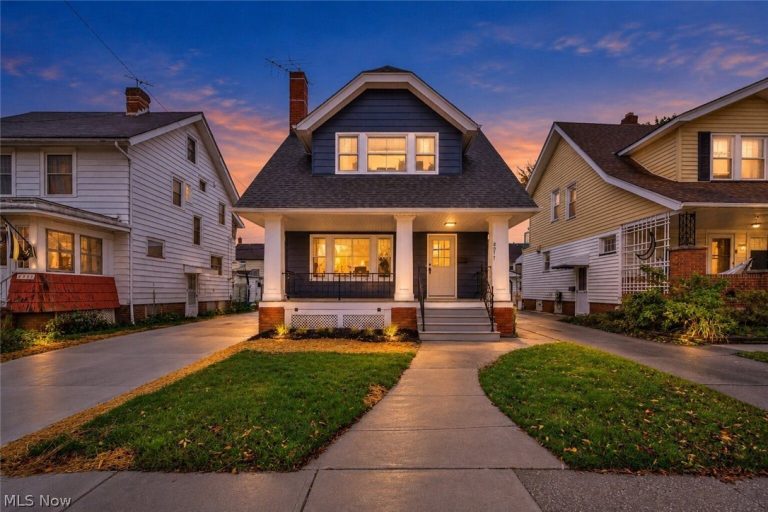 2077 Wyandotte Avenue, Lakewood, OH, 44107