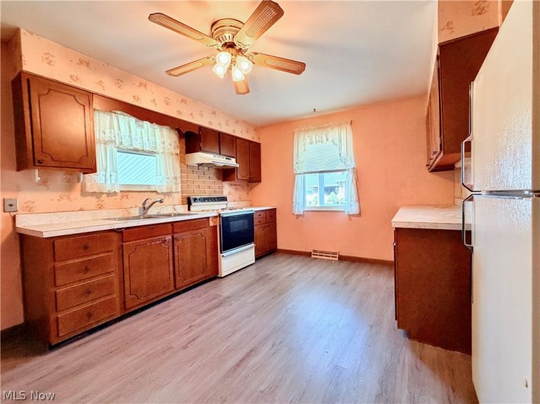 1314 20th Street, Vienna, WV - Photo 6