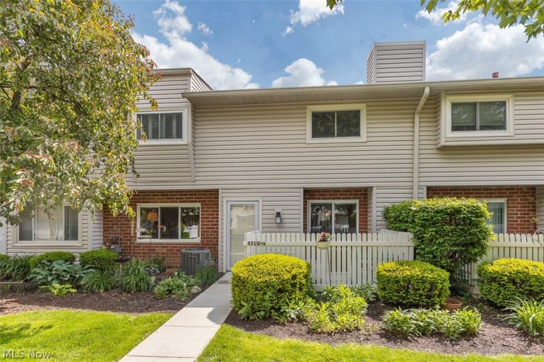 4310 Hyde Park #4, North Olmsted, OH, 44070