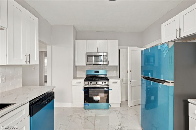 3379 Euclid Heights Boulevard #A, Cleveland Heights, OH - Photo 8