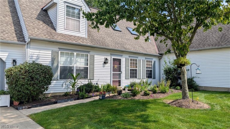 4865 Quarry Lane #61, Richmond Heights, OH - Photo 2