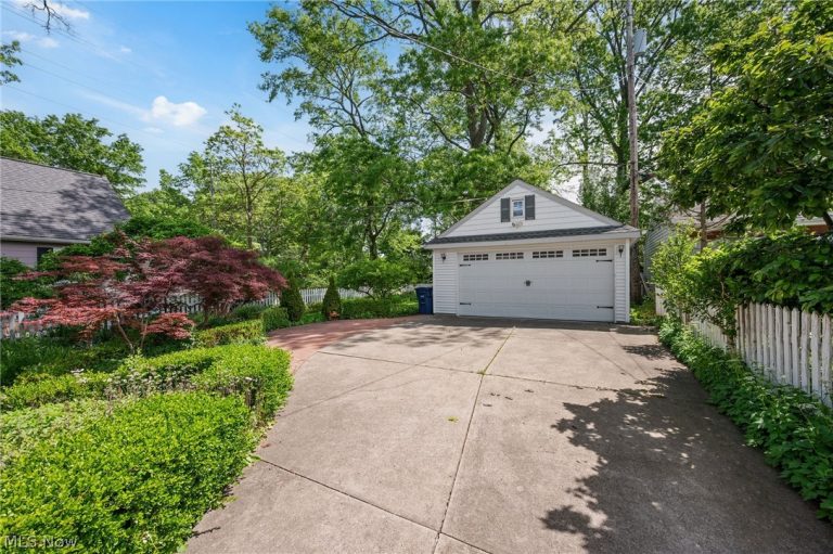 1351 Manor Park Avenue, Lakewood, OH - Photo 4