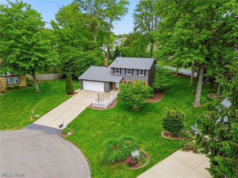 2617 Northam Circle, North Canton, OH - Photo 2