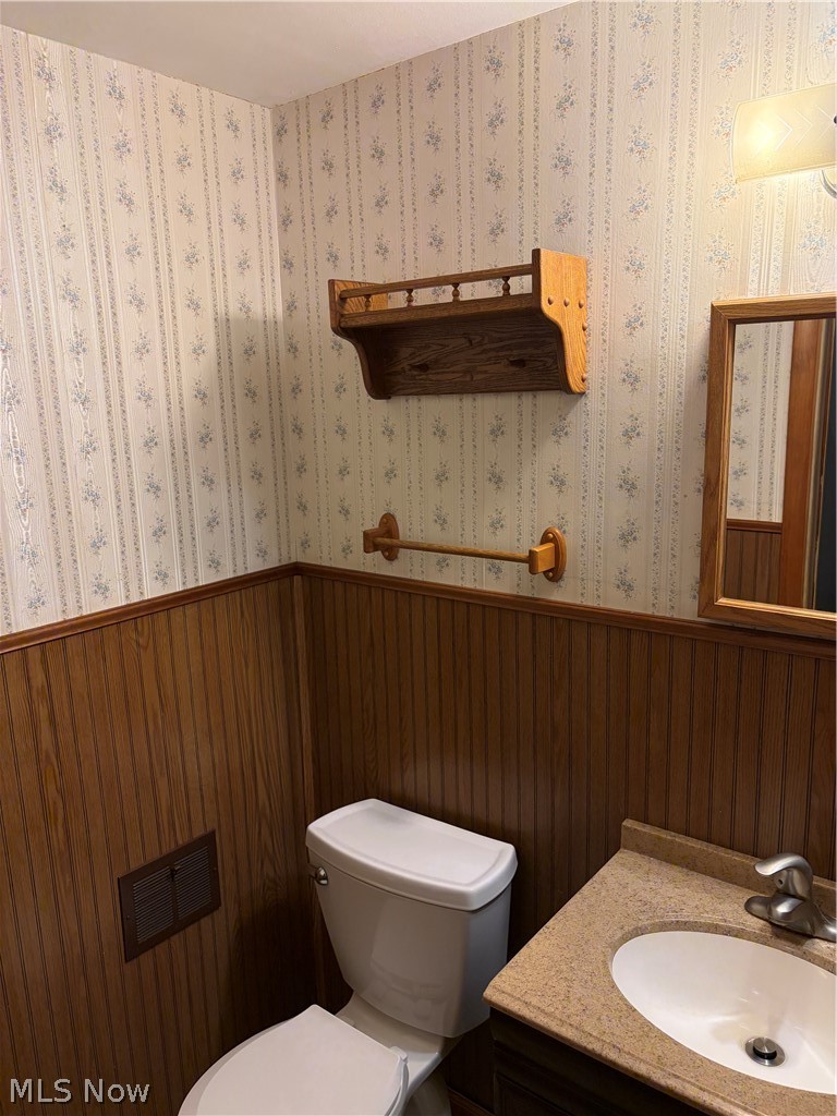 22998 Alexander Road, North Olmsted, OH - Photo 6